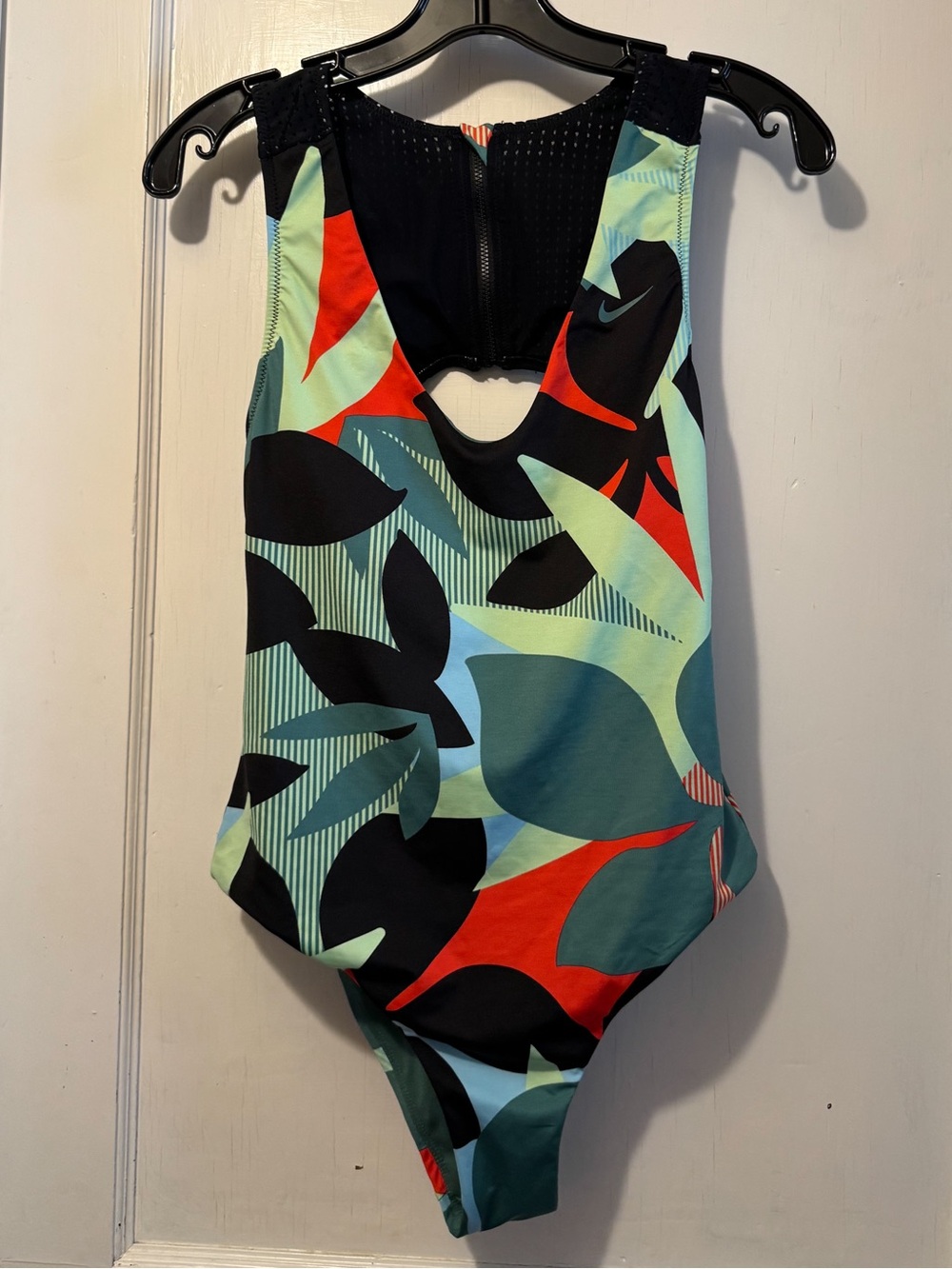 Nike Jungle Floral Keyhole Back One-Piece Swimsuit - Women’s Medium